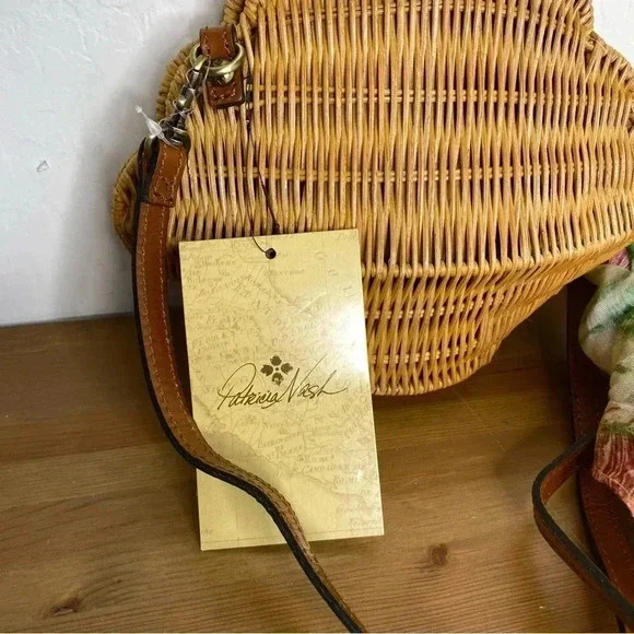 New Patricia Nash Cala Luna Sea Shell Natural Rattan Crossbody Bag